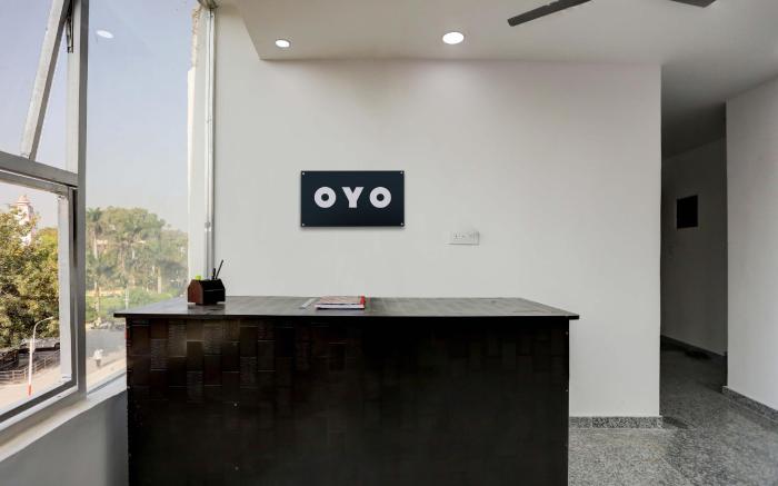 OYO 823935 Hotel Awadh Inn