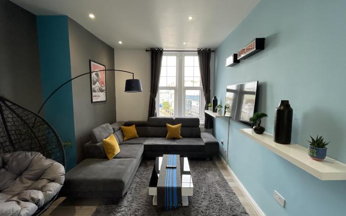 Modern Sea View Apartment