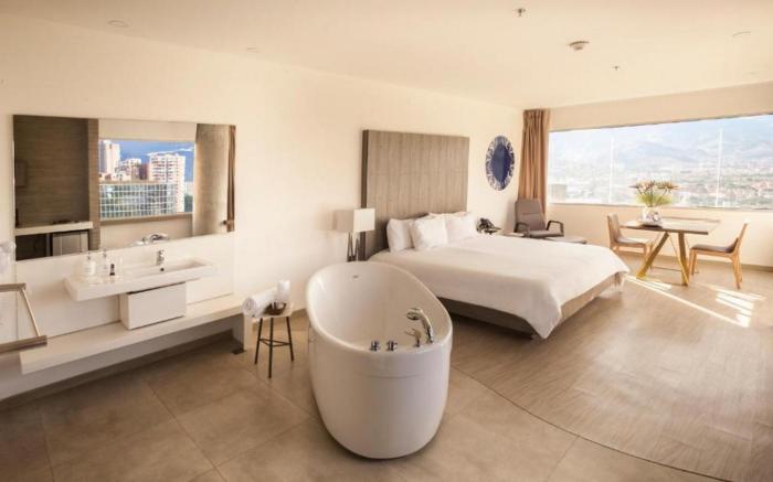 V Grand Hotel, a member of Radisson Individuals