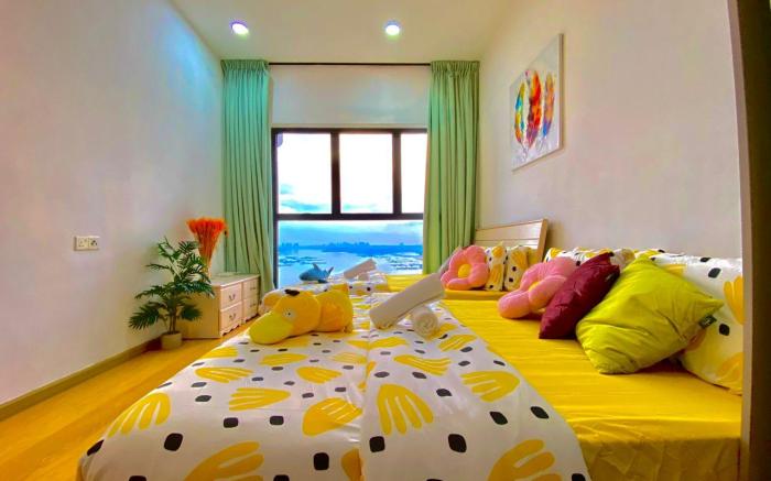 温馨舒适海景套房三房三厕6-12人适合家庭入住金海湾@Danga Bay YIJIAHomestay