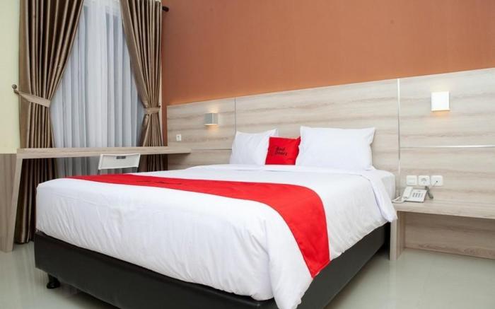 RedDoorz Plus near Pasundan University