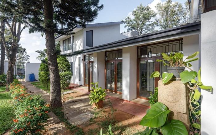 Azura Villa by JadeCaps|4bhk|PvtGarden|Hometheatre