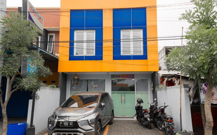 Losmen Family Syariah Bypass Juanda Mitra RedDoorz