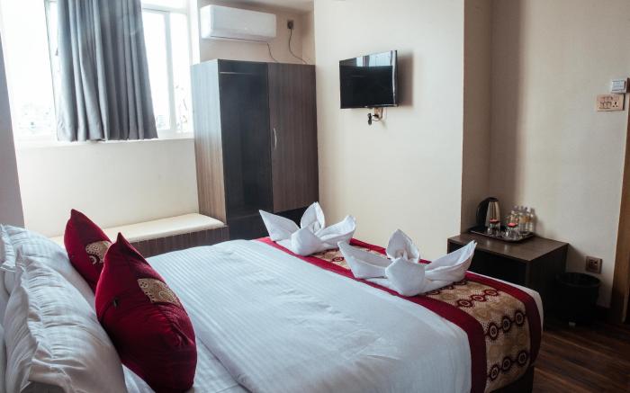 Kusum Airport Hotel