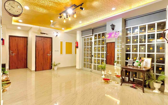 TFF INN Lucknow Hotel Style Homestay Vintage Theme