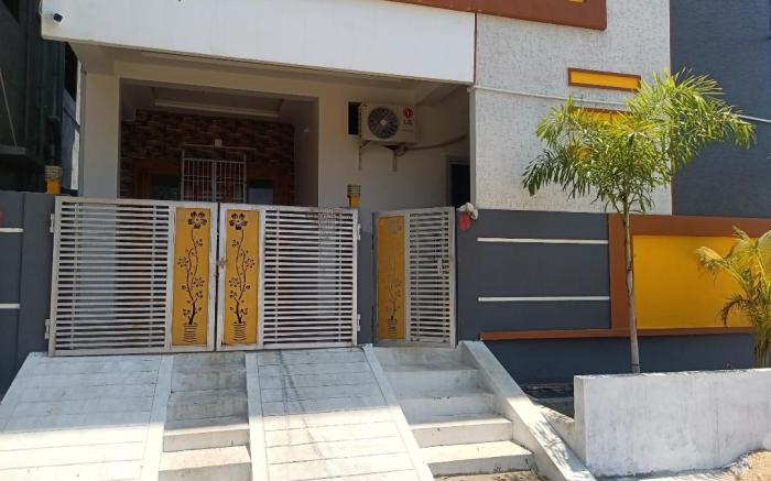 RRR HOMESTAY callus@9440182354