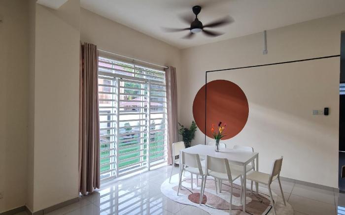 UniVilla -  Perfect family home for 18pax
