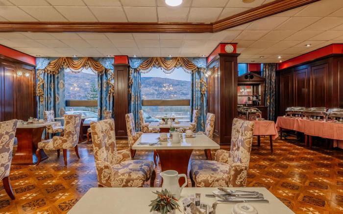 Muthu Fort William Hotel