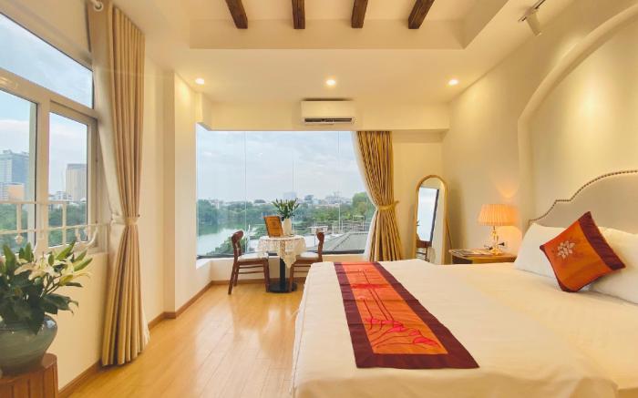 LA MANDARINA HOTEL & TRAVEL