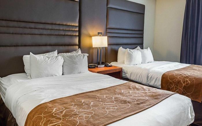 Comfort Suites near Tanger Outlet Mall