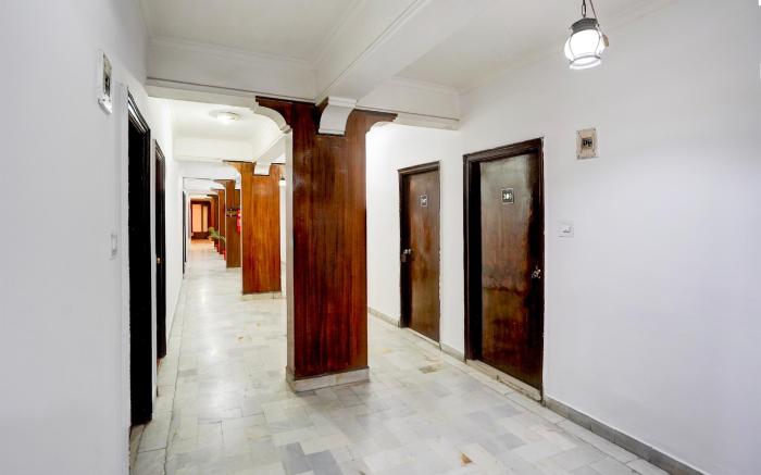 Super Townhouse Oak Clock Tower