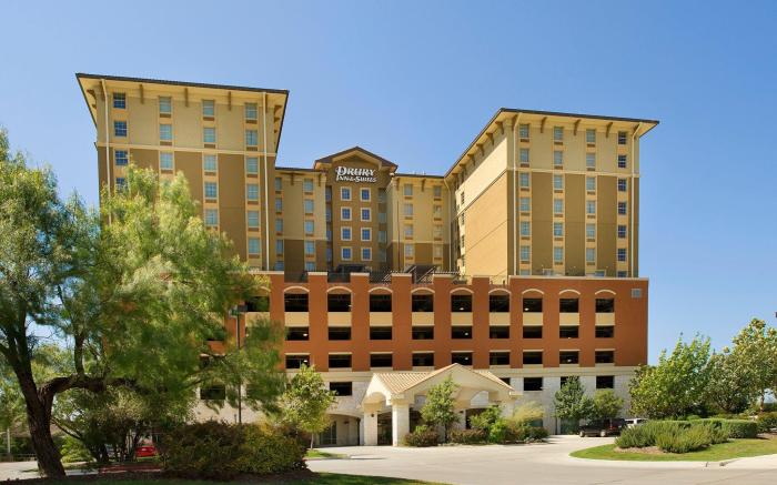 Drury Inn & Suites San Antonio Near La Cantera