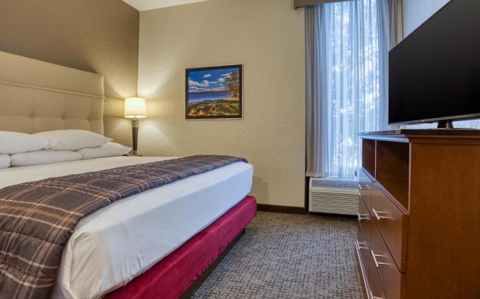 Drury Inn & Suites St. Louis Fairview Heights