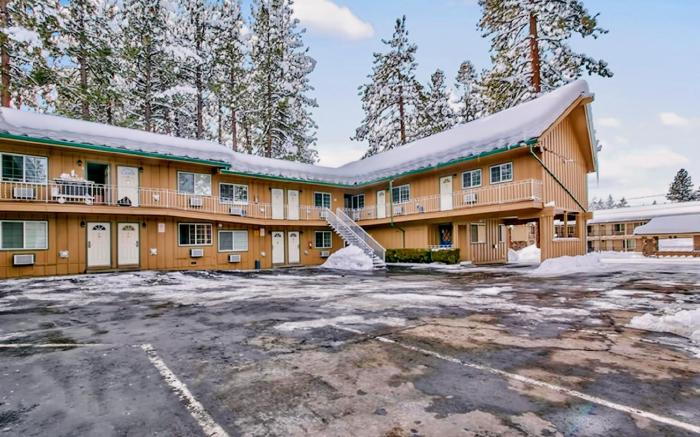Lake Ridge Hotel