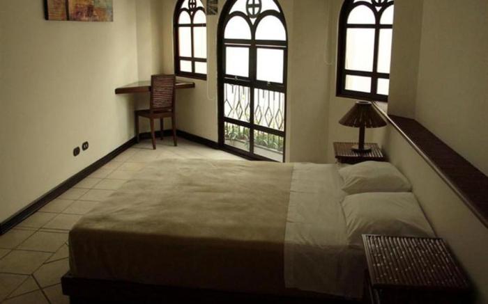Alajuela Backpackers Airport Hostel