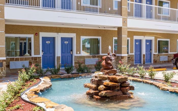 Motel 6 Houston, TX - North