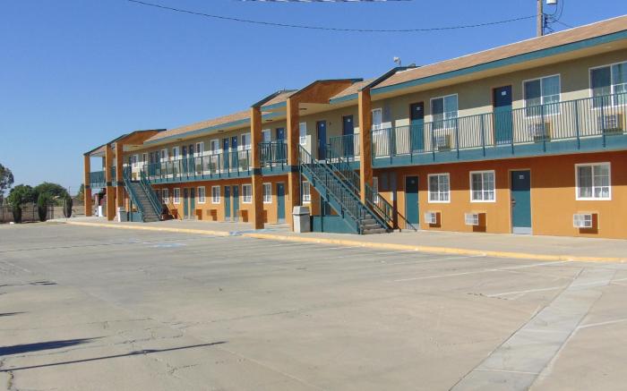 Corcoran Country Inn
