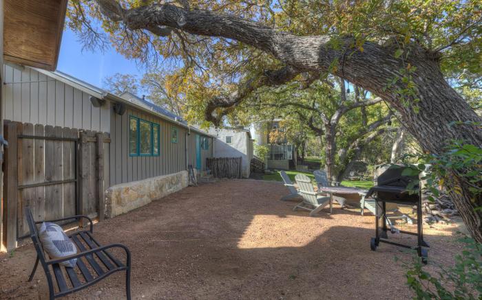 406 Lodge-A: Hot-Tub & 2 Blks to Main St.