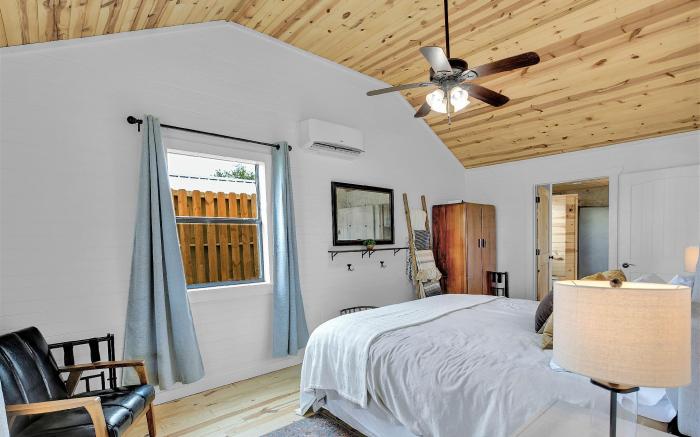 3 Acres of Luxury and Views in Fred Wine Country!