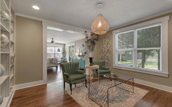 Clover Haus 2 Blks to Main St with Pool and Spa!