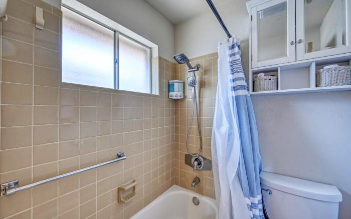 Kerrville Hidden Gem with Firepit and Grill - Great Location