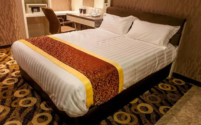 Golden Valley Hotel