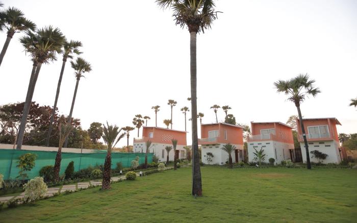 PALM PARADISE BEACH RESORT