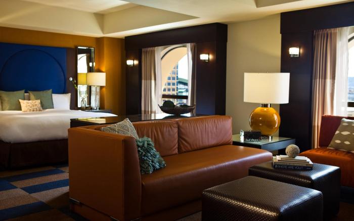 Renaissance Phoenix Downtown Hotel