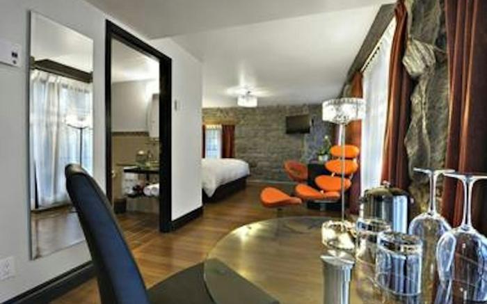 Le Petit Hotel Montreal