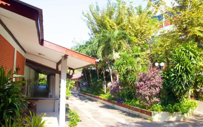 Sichang Shine Khao Resort