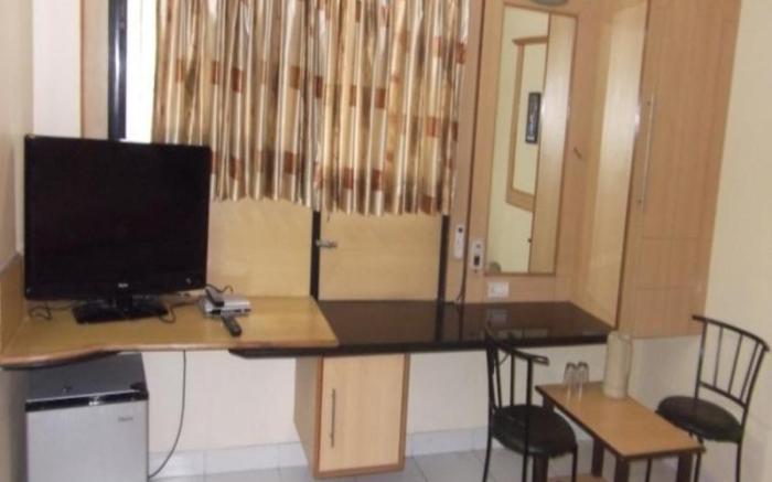 Hotel Suraj Classic
