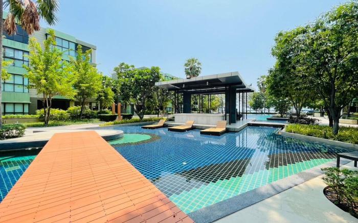 O2 Pool Access 2BR Beach front LPN park beach