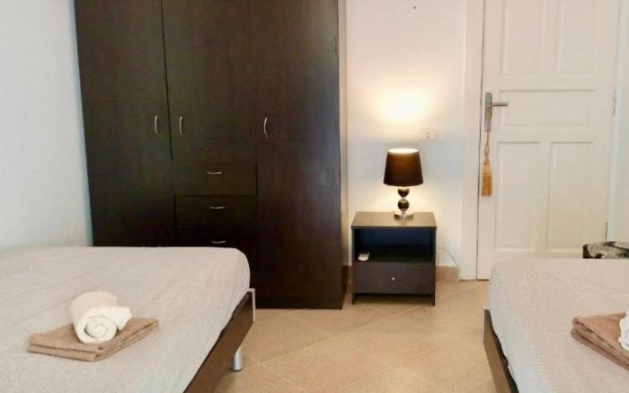 Apt with private pool and garden