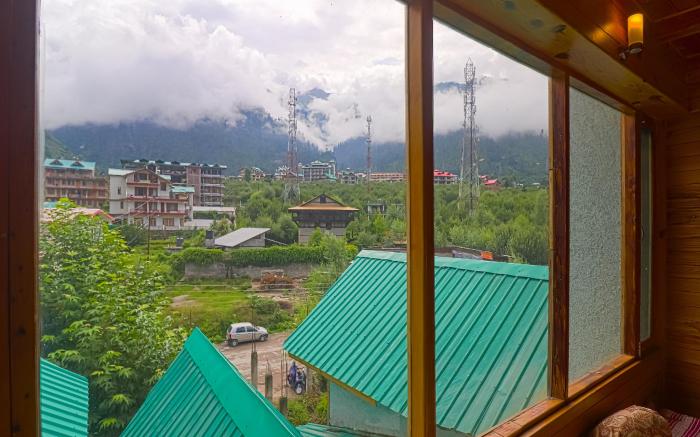 The Byke Neelkanth Hotel