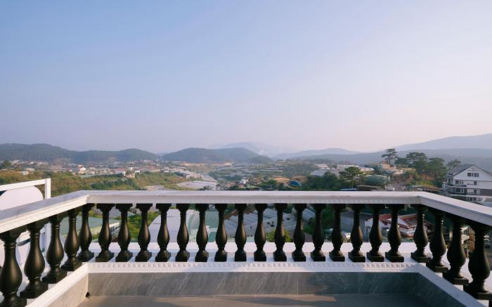 Serene Stay