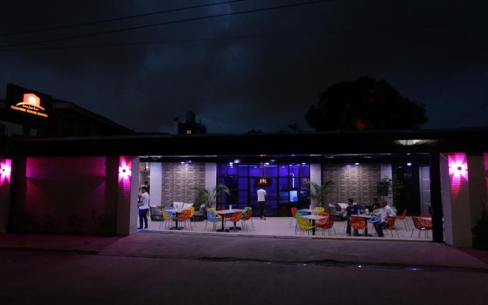HALFWAY HOUSE HOSTEL - MACTAN CEBU AIRPORT