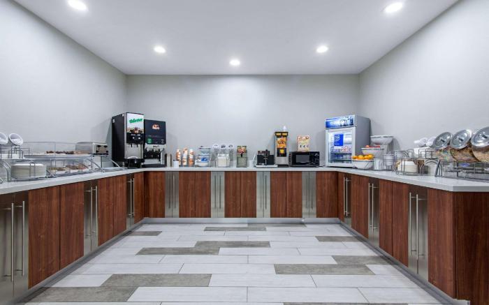 Holiday Inn Express & Suites East Tulsa - Catoosa By IHG