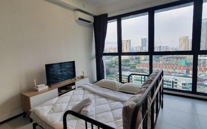 HOT-Cozy & Drive Urban Suite 8pax UA13A10 by WL N