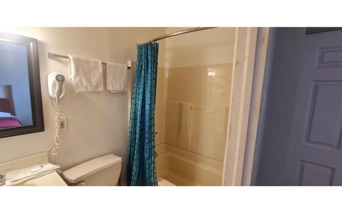 Werry's Cottages Motel & Pub by OYO East Stroudsburg Poconos