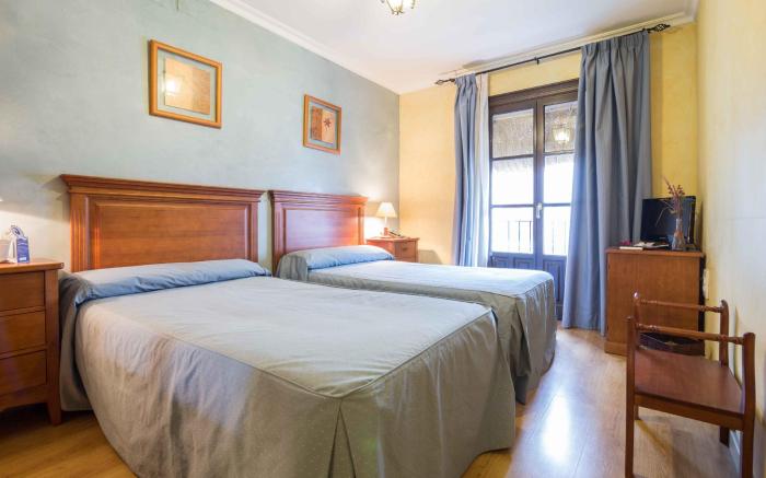 Hotel** Esmeralda