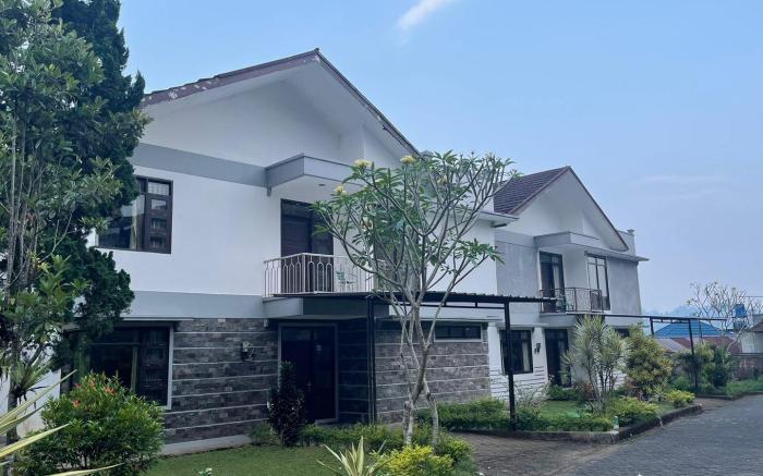 Greenhill Resort Kemuning