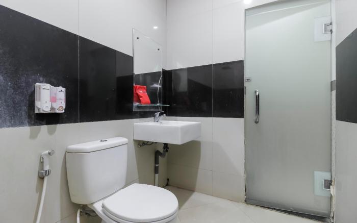 RedDoorz Plus @ Tuparev Cirebon