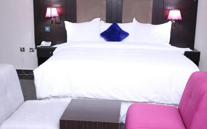 Aliz Ambruz Hotel