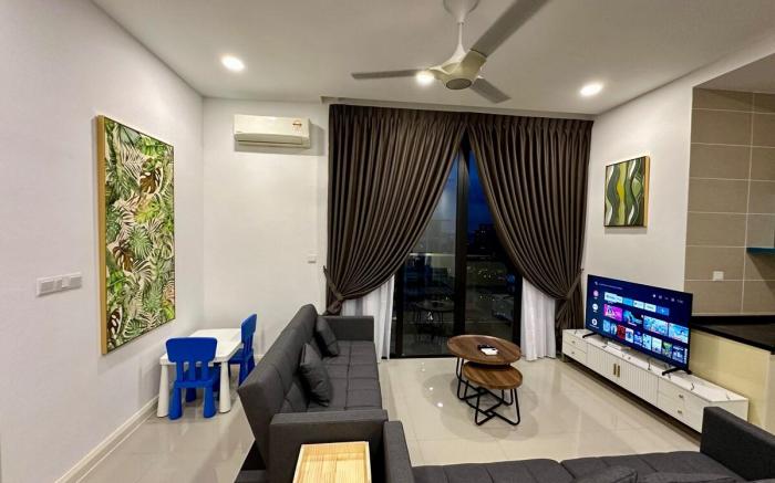 D’pristine 4 bedder sea view condo opp legoland