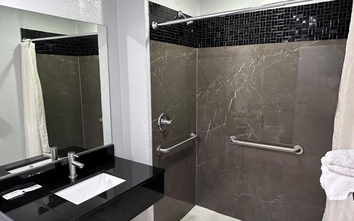 Xpress Inn & Extended Stays