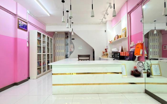 B&G Hat Yai Hostel ( Family - shared bathroom )