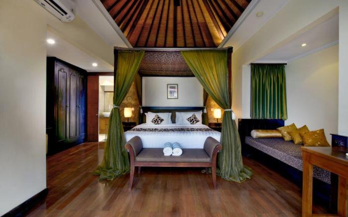 Free floating breakfast at private pool villa (3N)