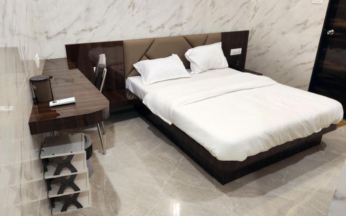 Hotel Comfy Inn