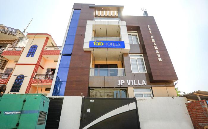 FabExpress JP Villa - Stadium