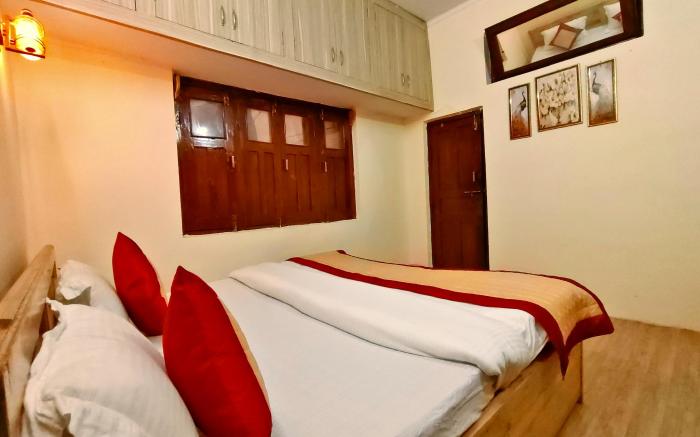 Nature's Vibe Homestay-Hill View, Garden and Patio